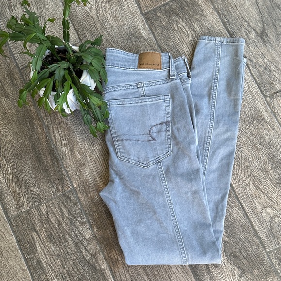 American Eagle Outfitters Denim - American Eagle Gray Forward Seam Skinny Jeans High Waisted Stretch Size 4